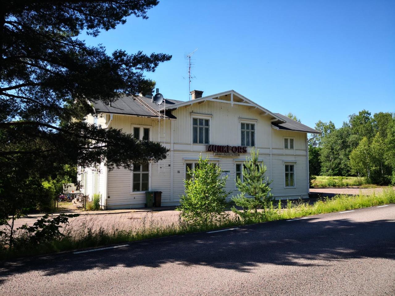 Perrongen Guesthouse - 2