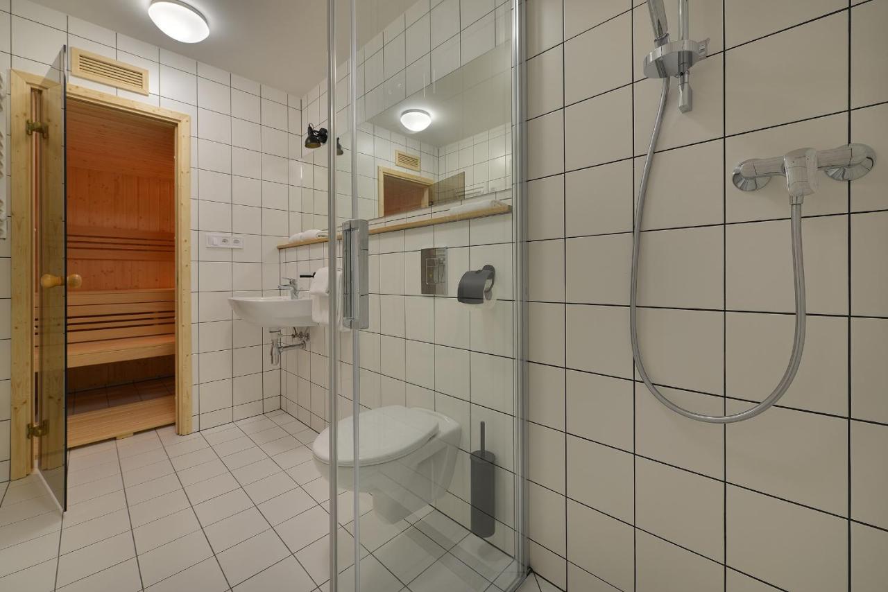 Element Lakeside Apartments - 5