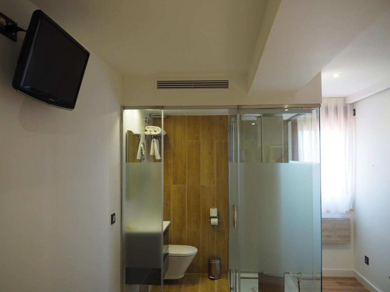 Hostal Don Suero de Quiñones photo 2
