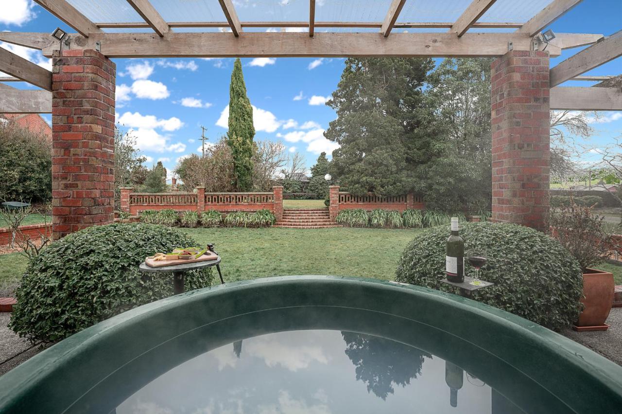 The Fern & Thistle Boutique Accommodation- Drinks, Hotpool, Sauna