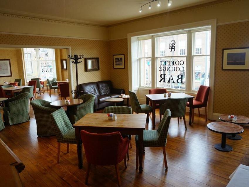 Corner House Hotel - 4