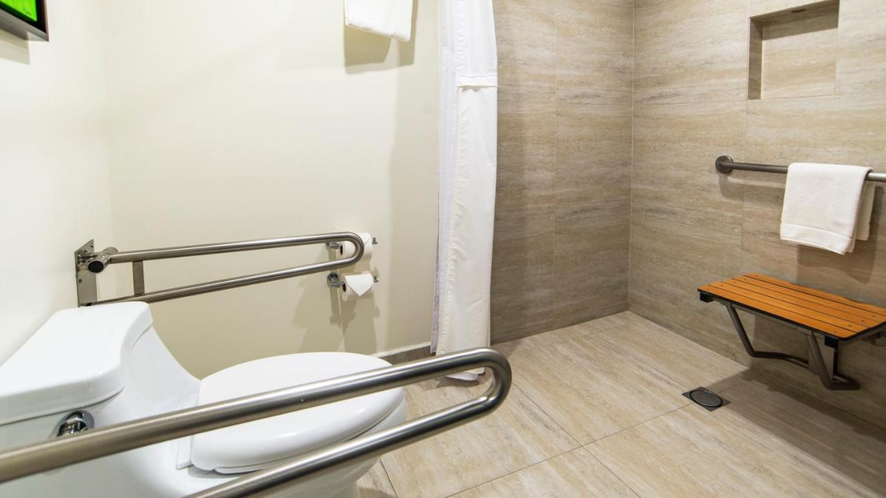 Holiday Inn Mexico Dali Airport By IHG photo 3
