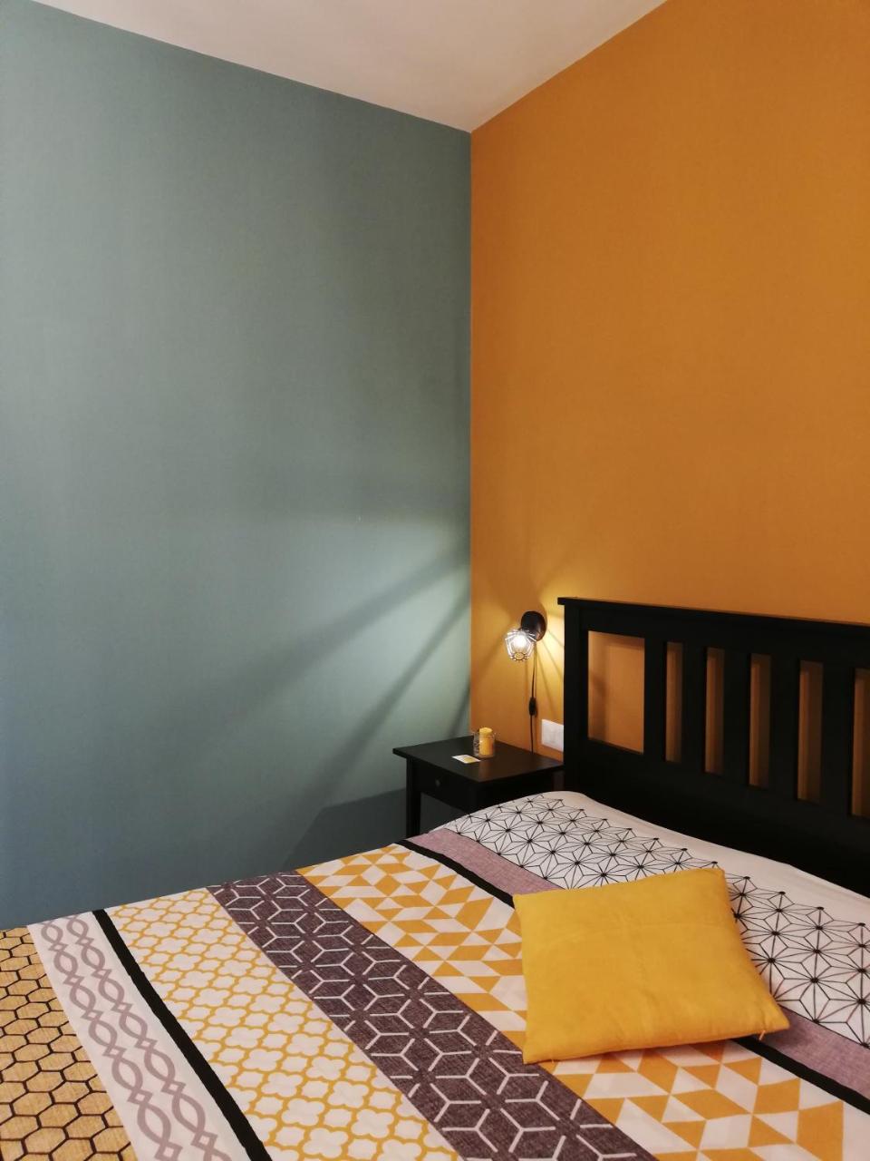 Foto - The Yellow House