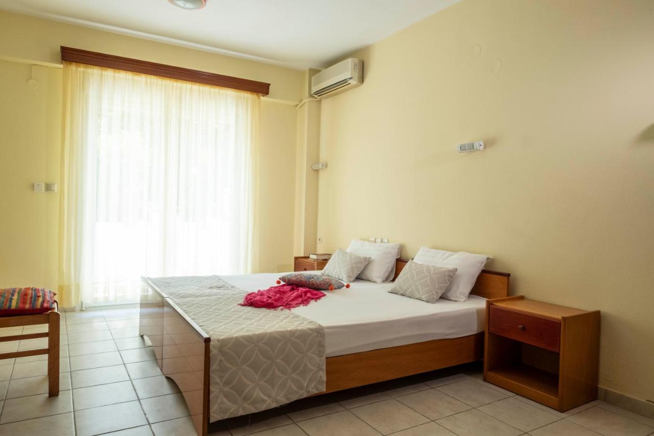 Aristides Hotel photo 2