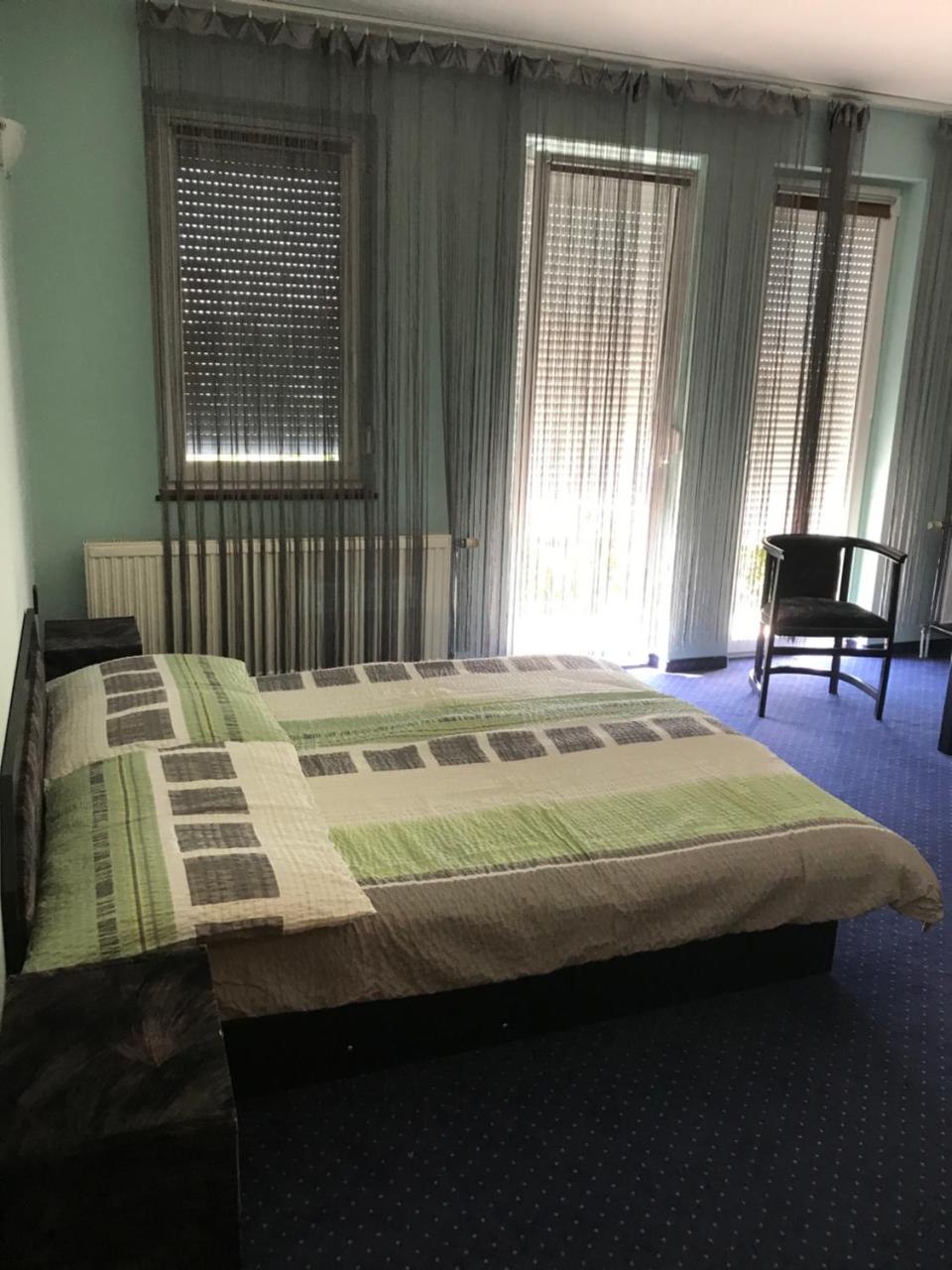 Kőrös Hotel photo 4