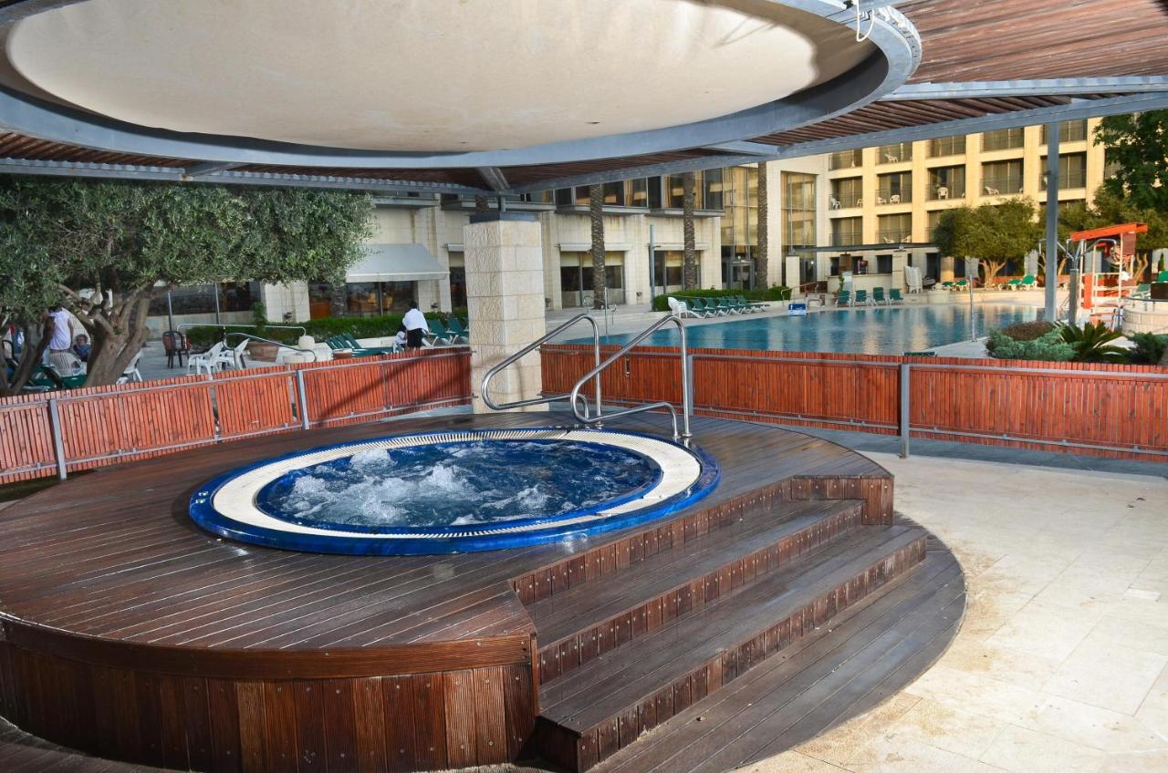Golden Crown Hotel photo 2