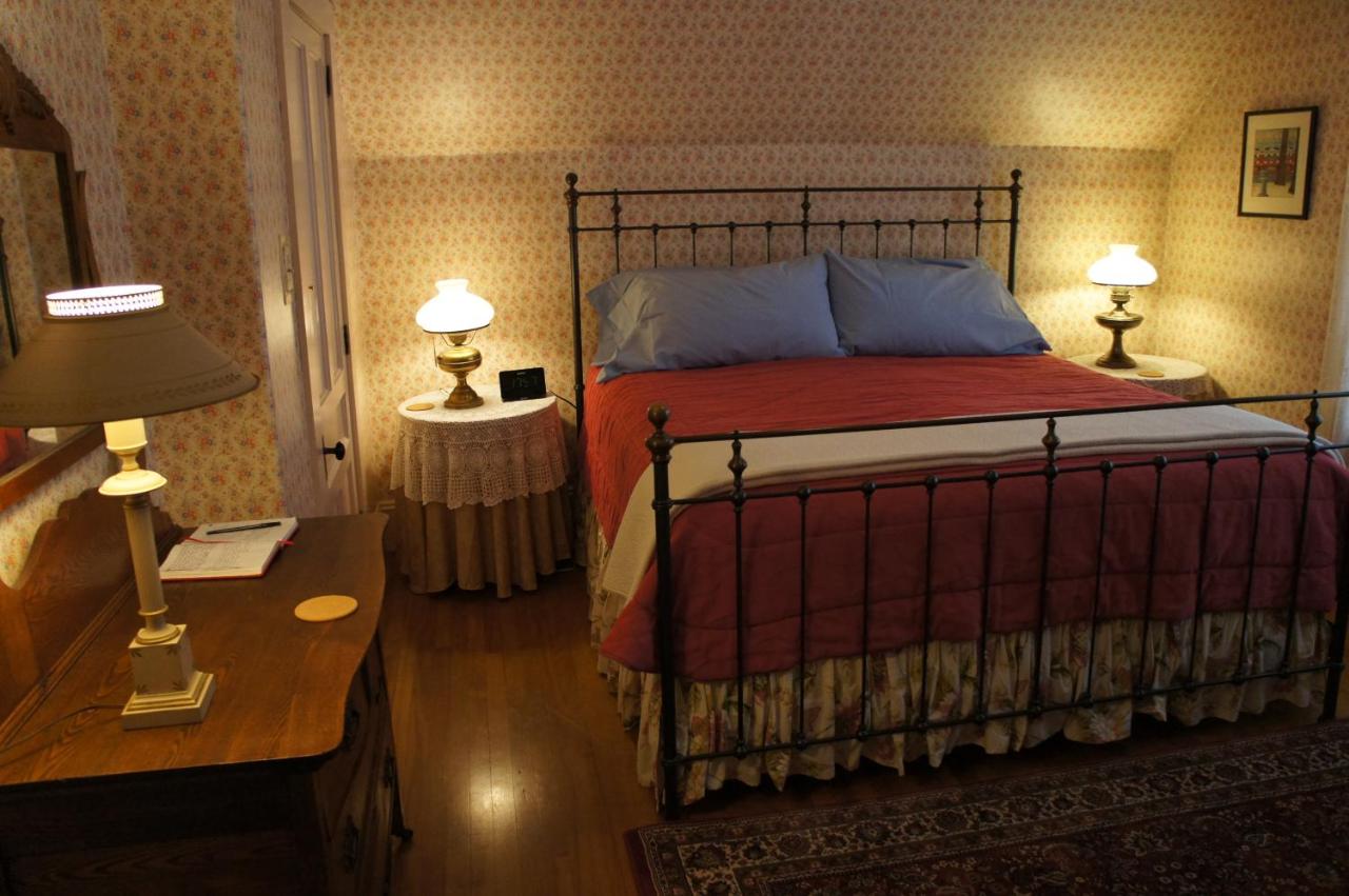 Maplecroft Bed & Breakfast photo 2