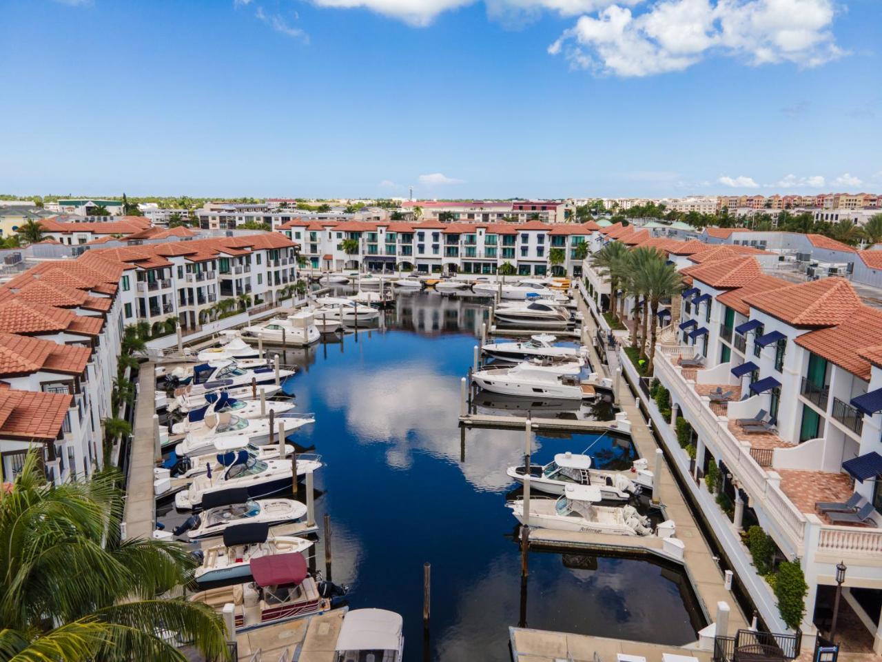 Naples Bay Resort and Marina - 3