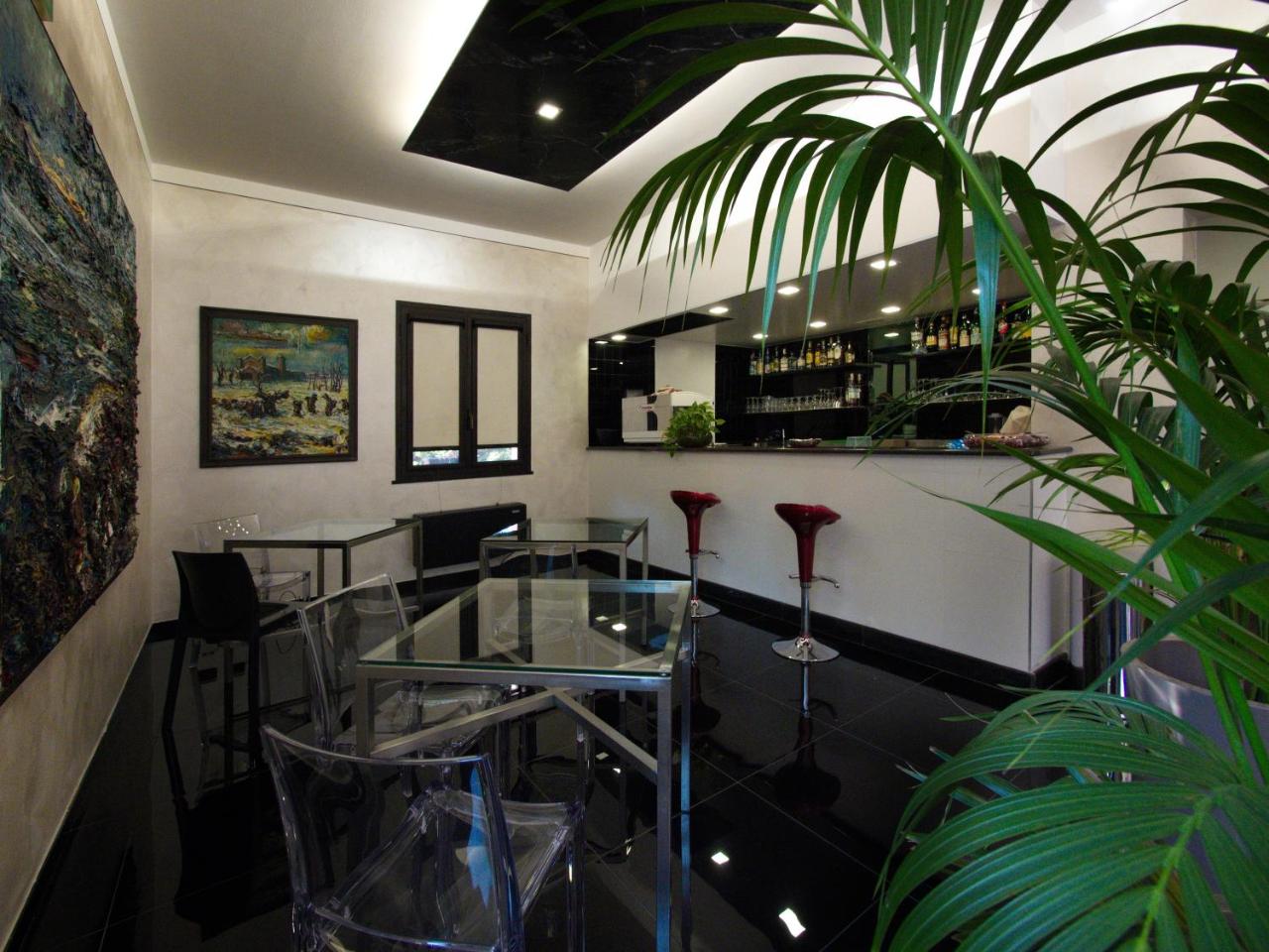 Hotel Versailles photo 3