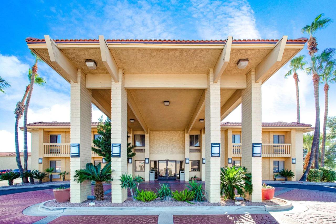 La Quinta Inn & Suites by Wyndham Tucson East Thumbnail
