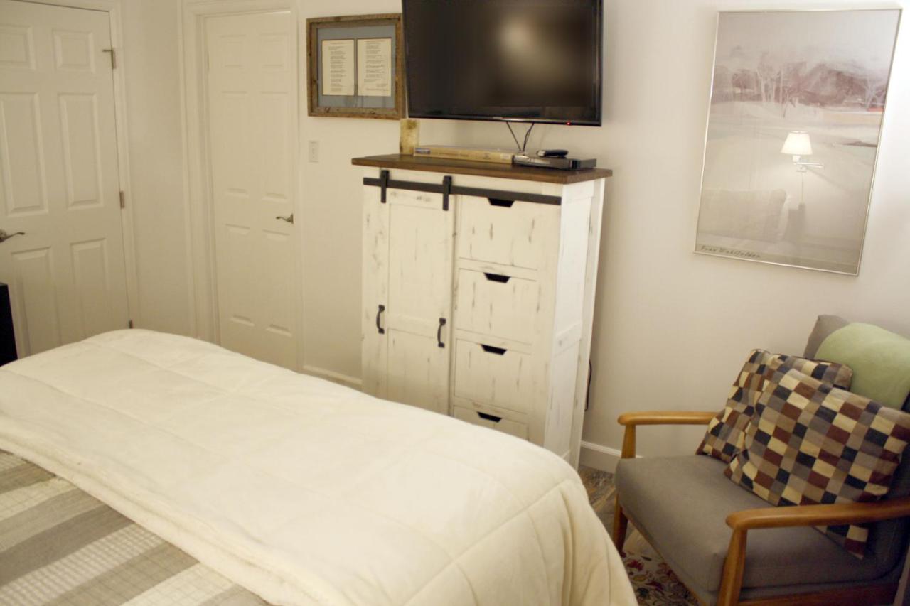 Ski & Racquet #103-C - Access to Indoor Pool, Hot Tubs and Town Shuttle photo 3