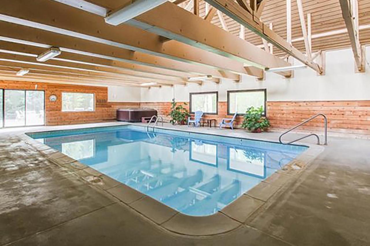 Ski & Racquet #103-C - Access to Indoor Pool, Hot Tubs and Town Shuttle photo 2