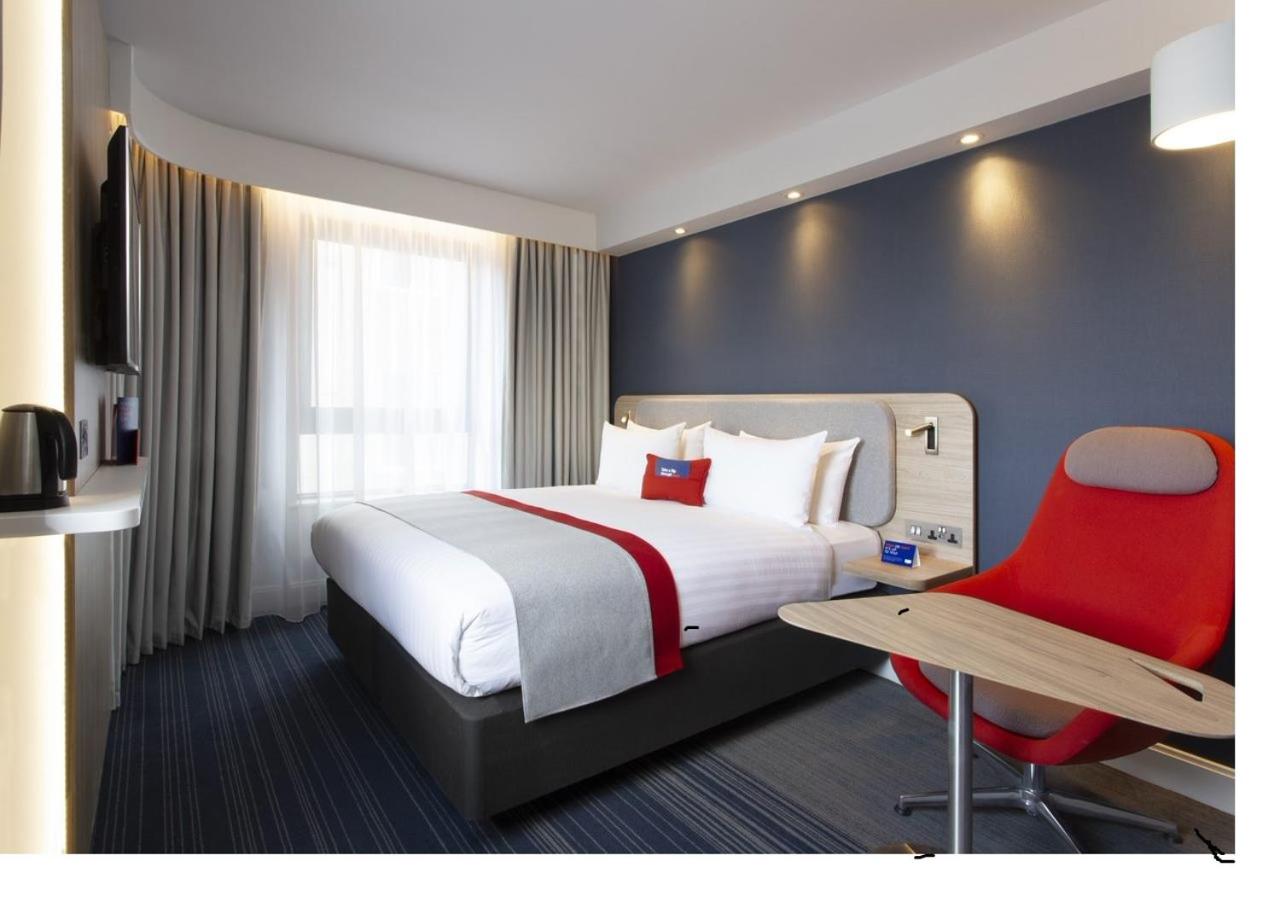 Holiday Inn Express Edinburgh City Centre by IHG - 3