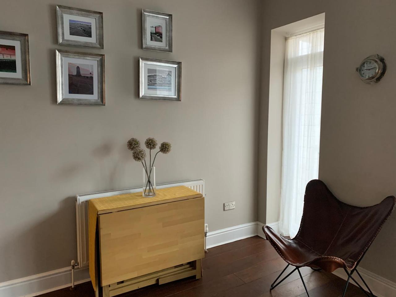 Margate Stylish 2 bedroom Apartment - 4