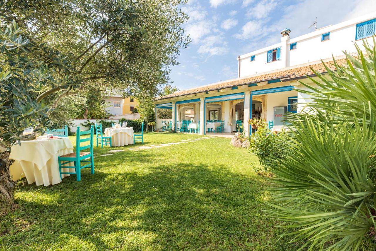 Hotel S'Ortale, Possibilità di Parcheggio interno e Ristorante all'aperto