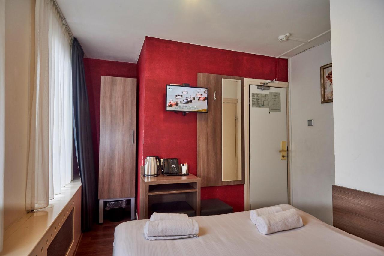 The Townhouse Hotel - 4