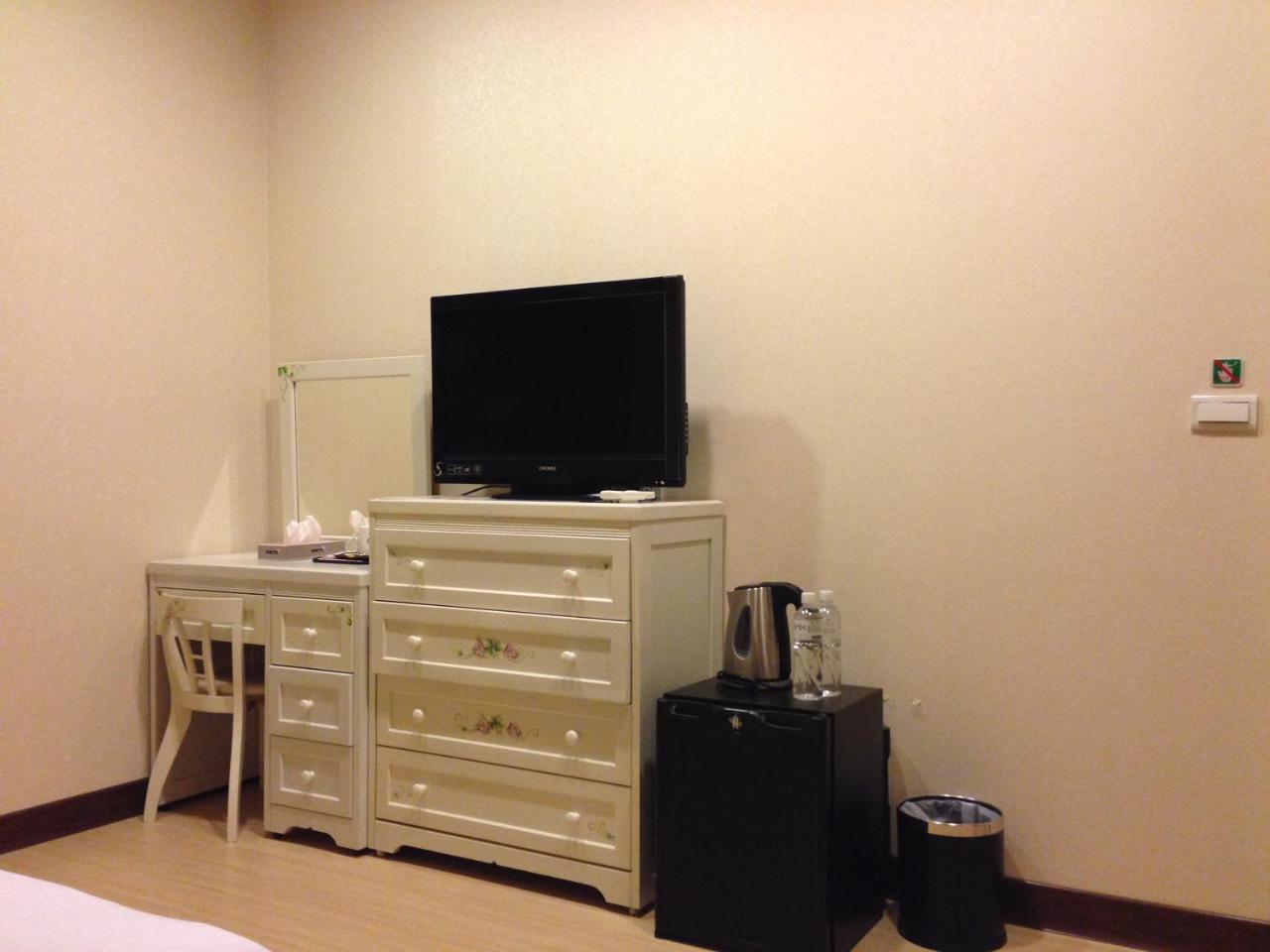 Doll House Lodge photo 2