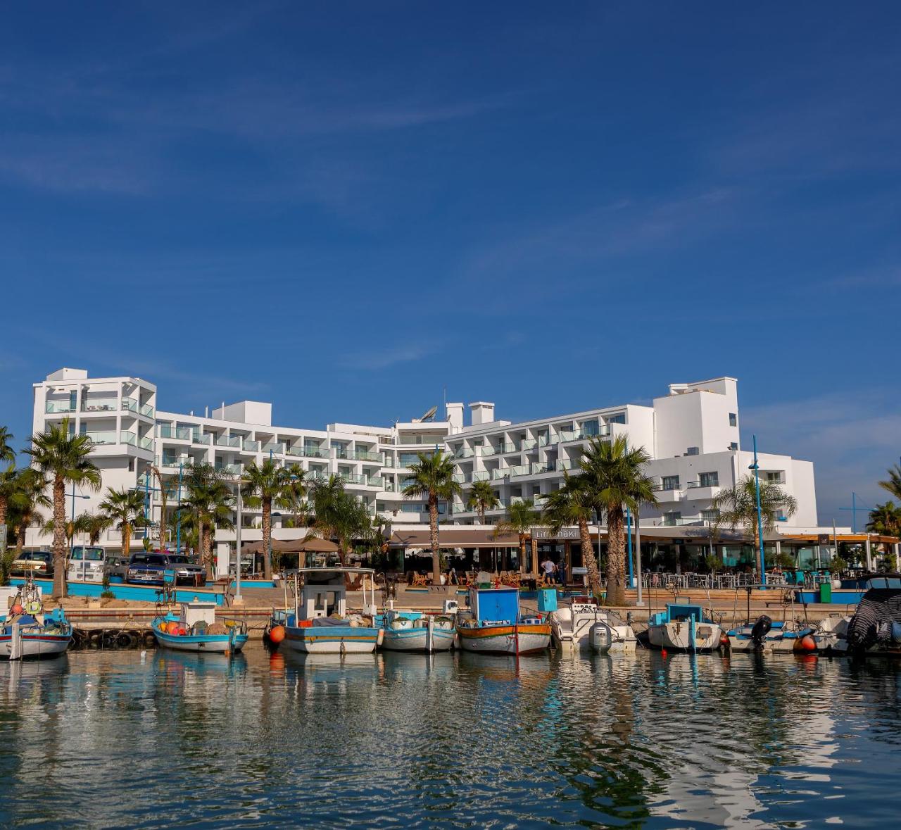 Limanaki Beach Hotel & Suites - 4
