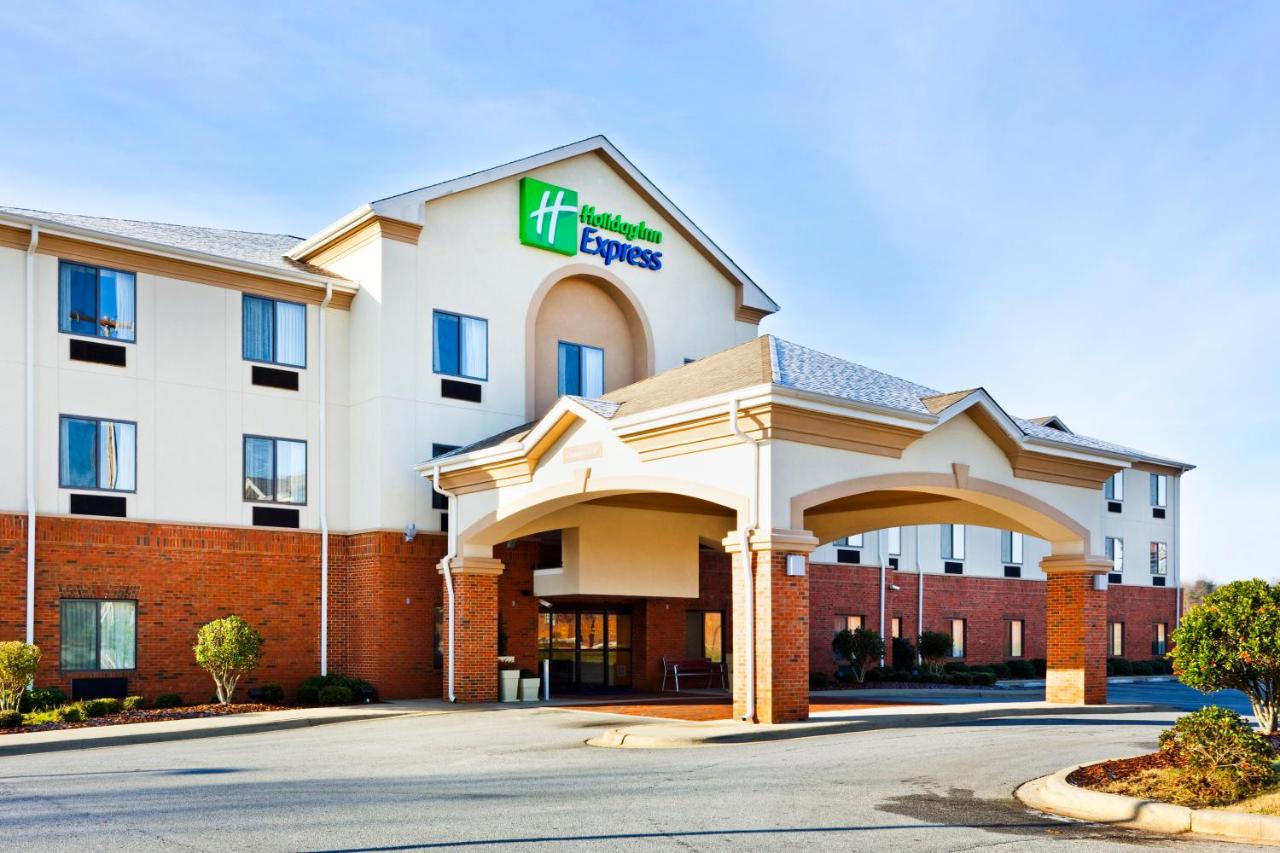 Holiday Inn Express Forest City By IHG