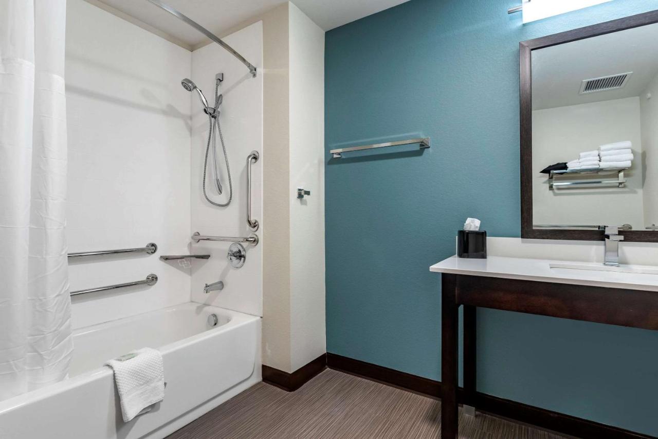Sleep Inn Waukee-West Des Moines photo 2