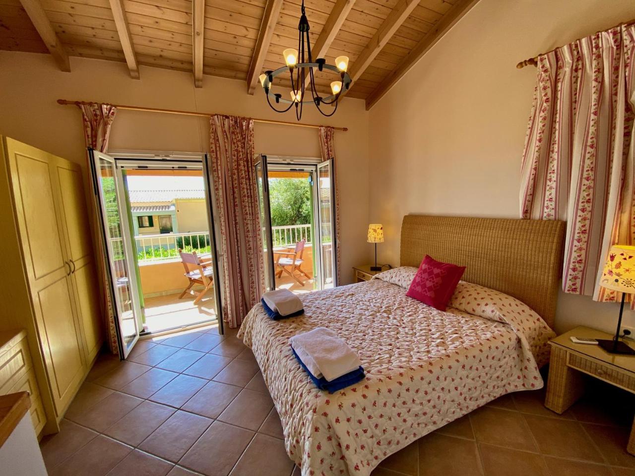 La Riviera Barbati Seaside Apartments & villas photo 3
