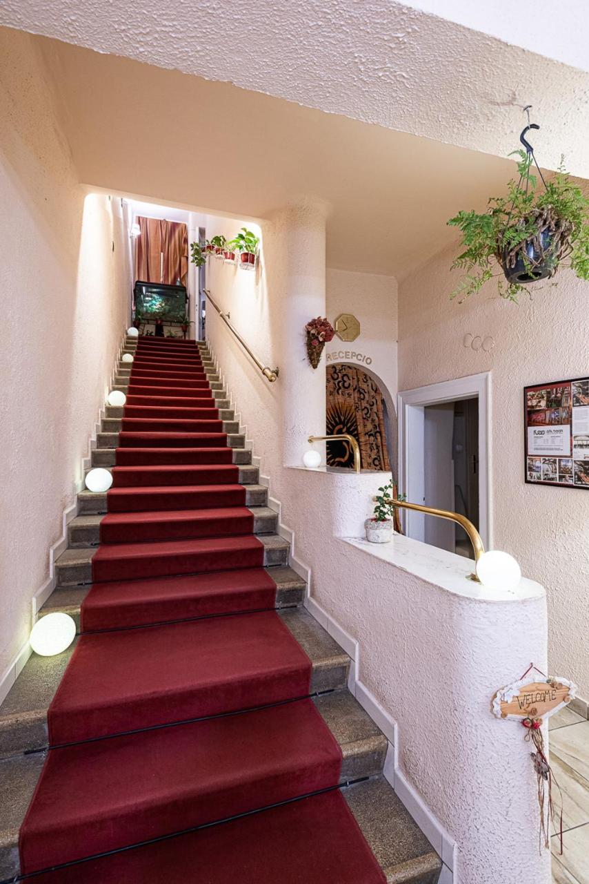 Hotel Romantik Eger photo 4