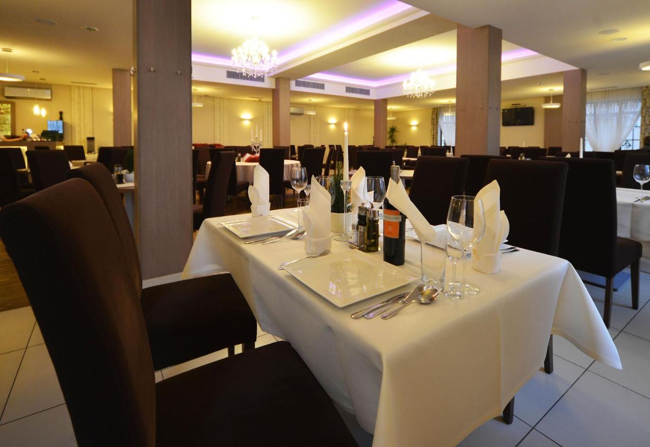 Hotel Camelot photo 2