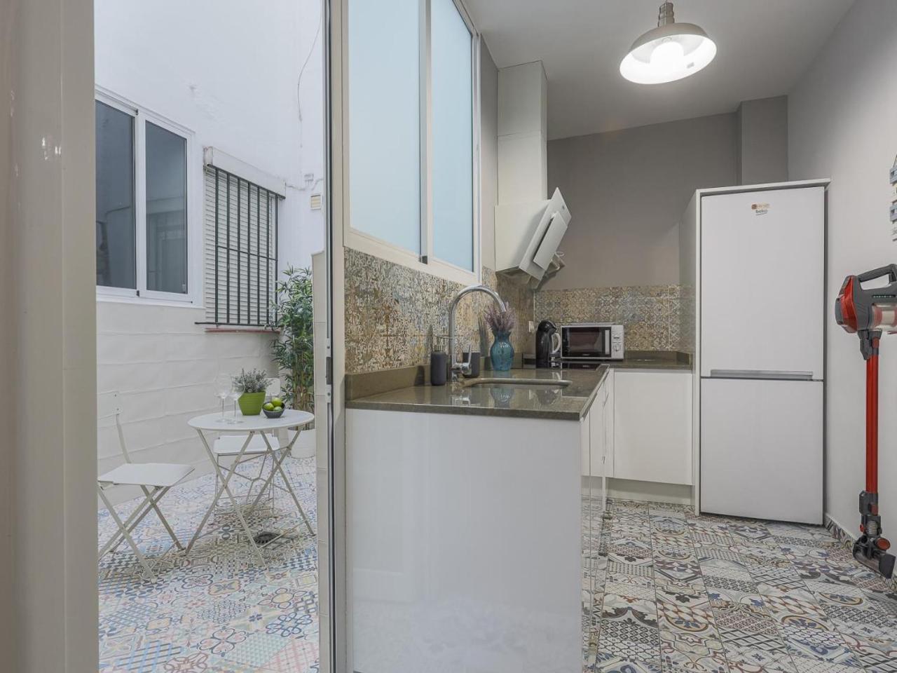 Elegante apartamento junto Barrio Santa Cruz centro photo 2