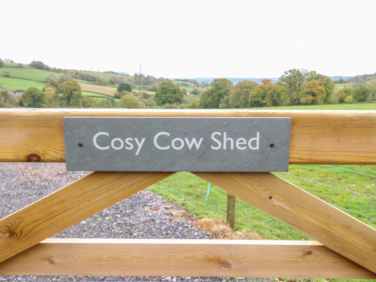 The Cosy Cowshed - 4