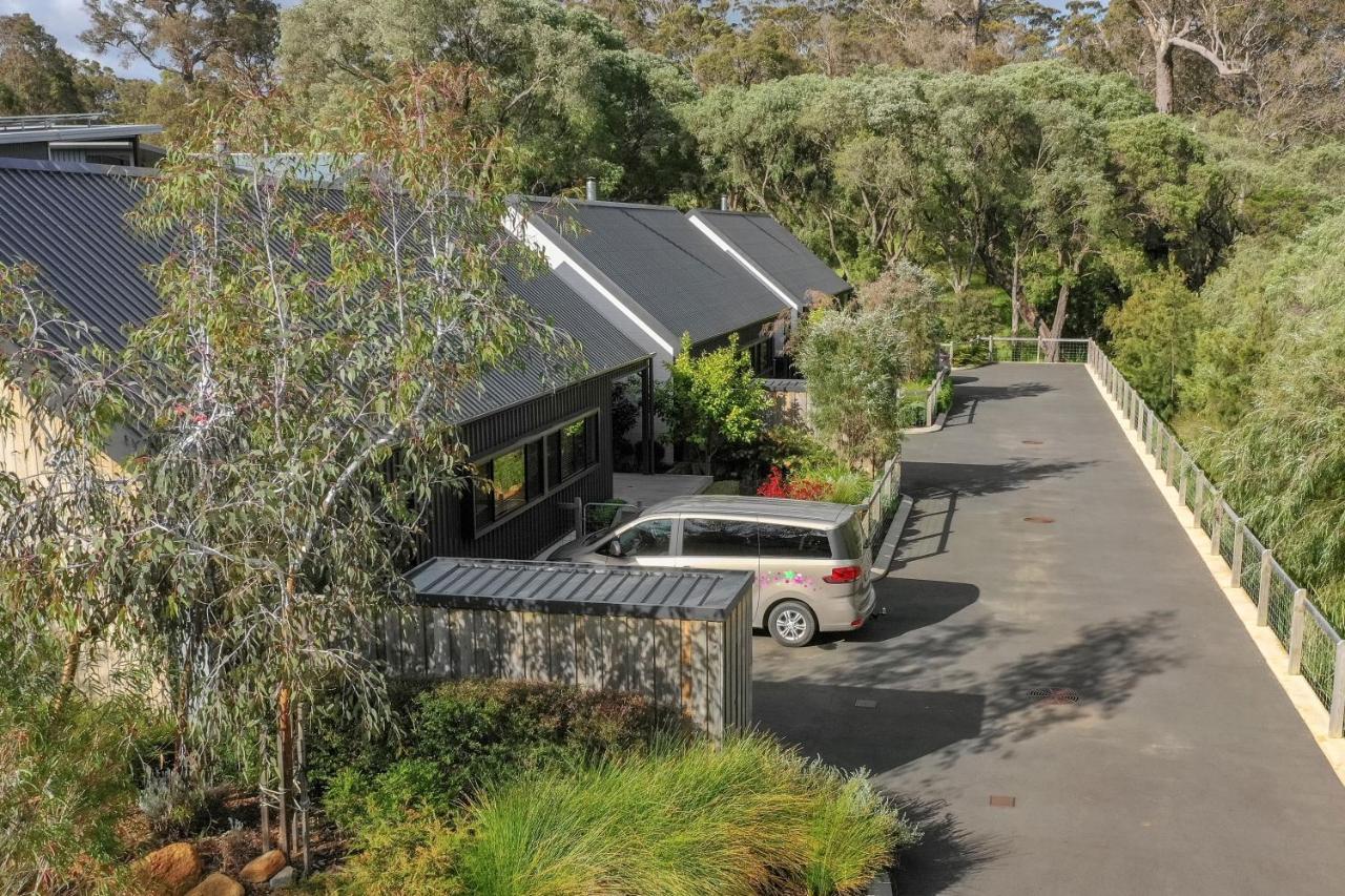 Margaret River Bungalow-1-street - pet friendly photo 4