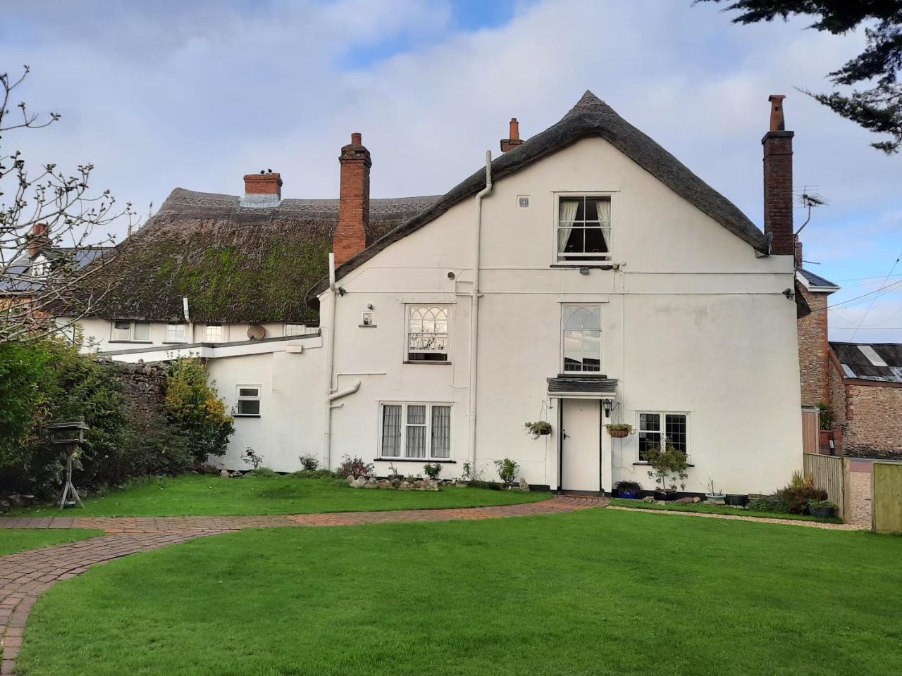 The White Cottage - 4