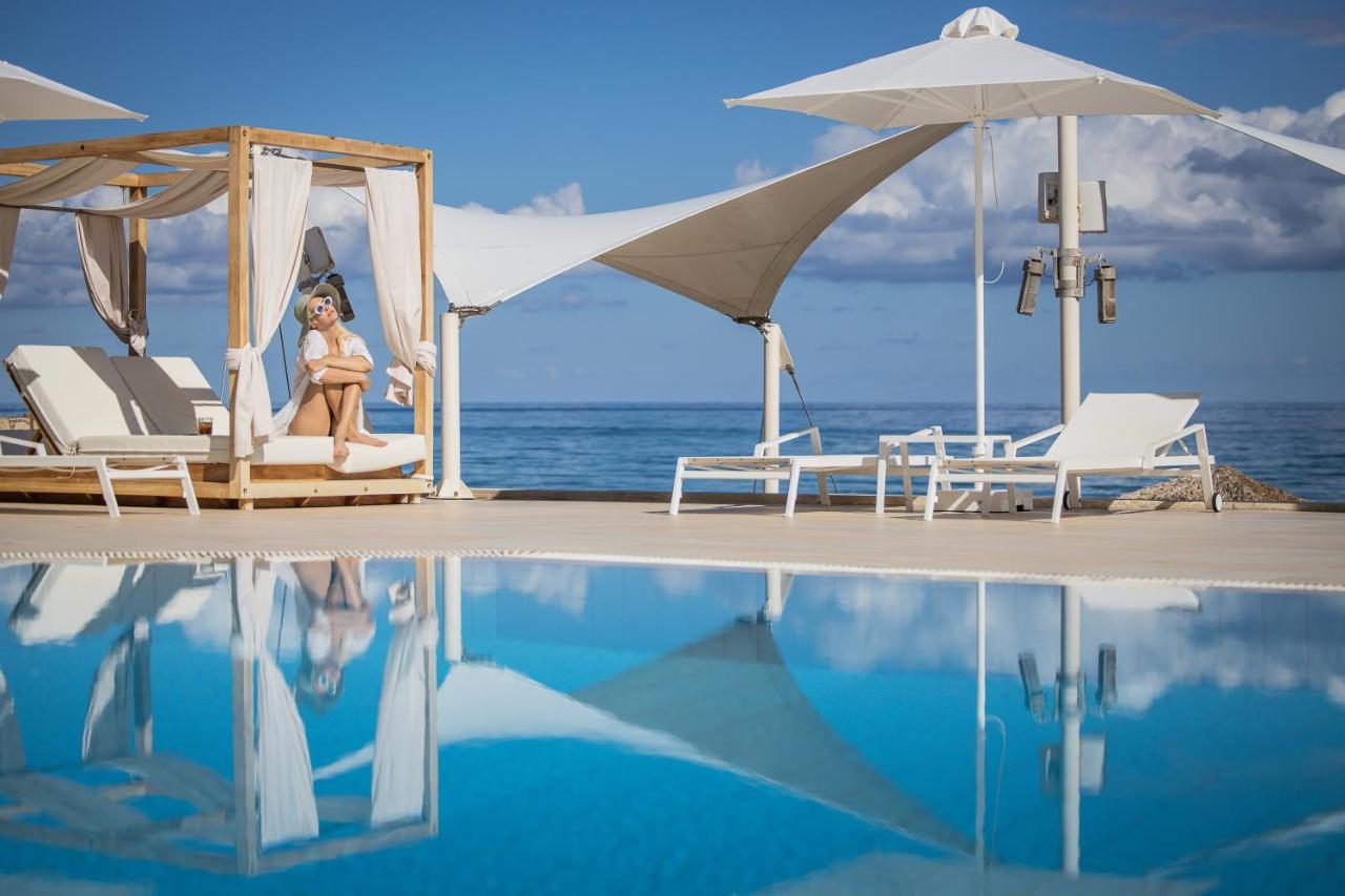 Akrogiali Beach Hotel Apartments - 4