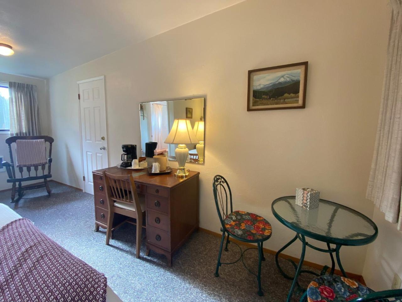 Emerald Valley Inn photo 3