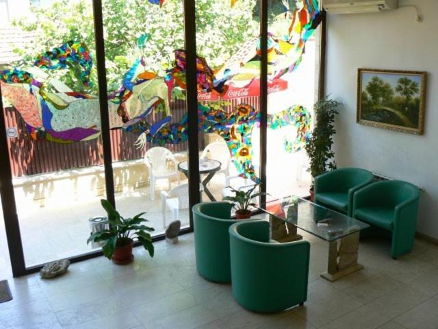 Family Art Hotel Gallery photo 2