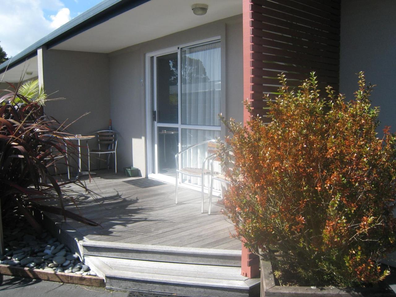 Buller Court on Palmerston photo 2