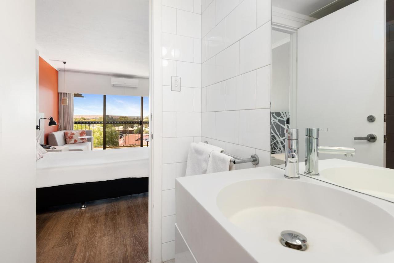 The Plaza Hotel Kalgoorlie photo 2