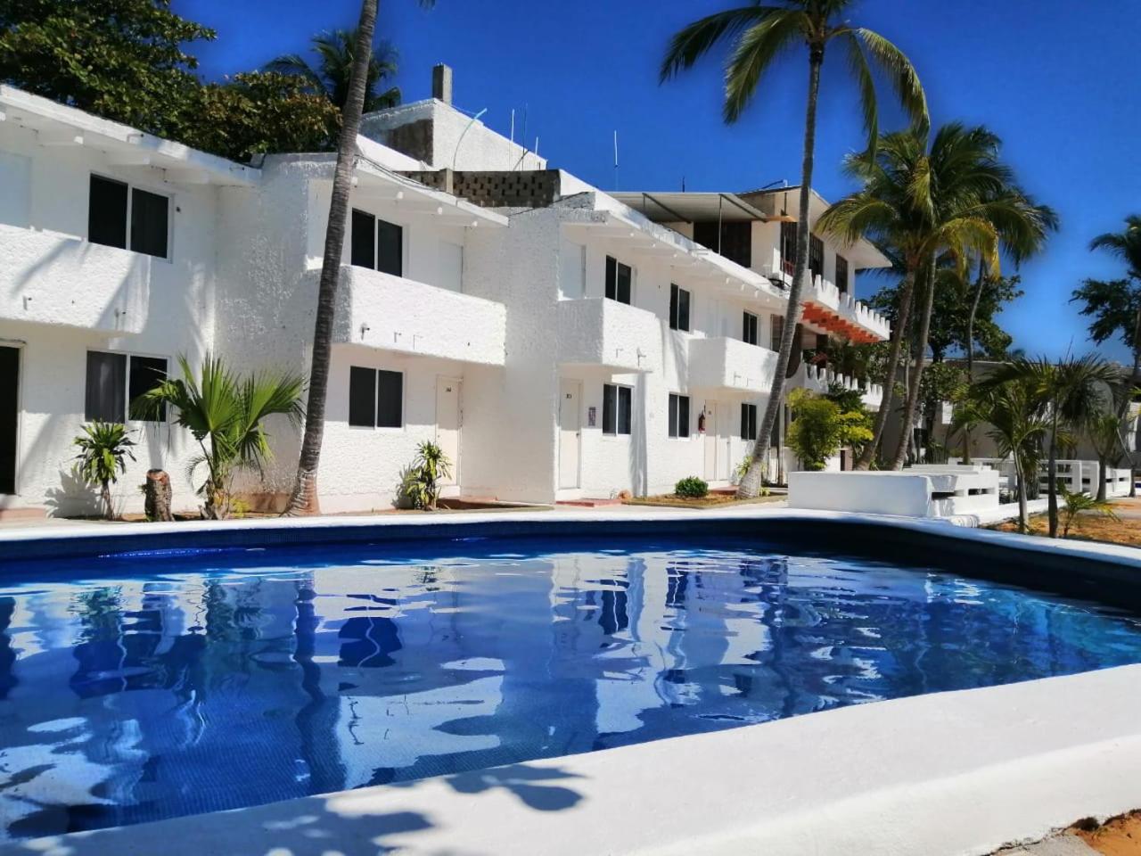 Hotel Villa Mexicana Puerto Escondido photo 3