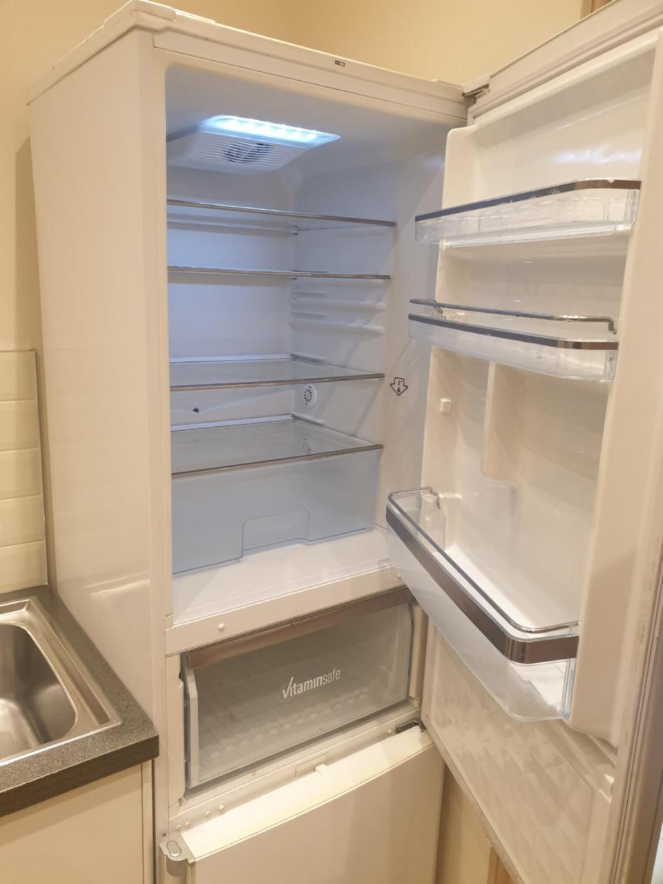 London Luxury Apartments 4 min walk from Ilford Station, with FREE PARKING FREE WIFI - 5