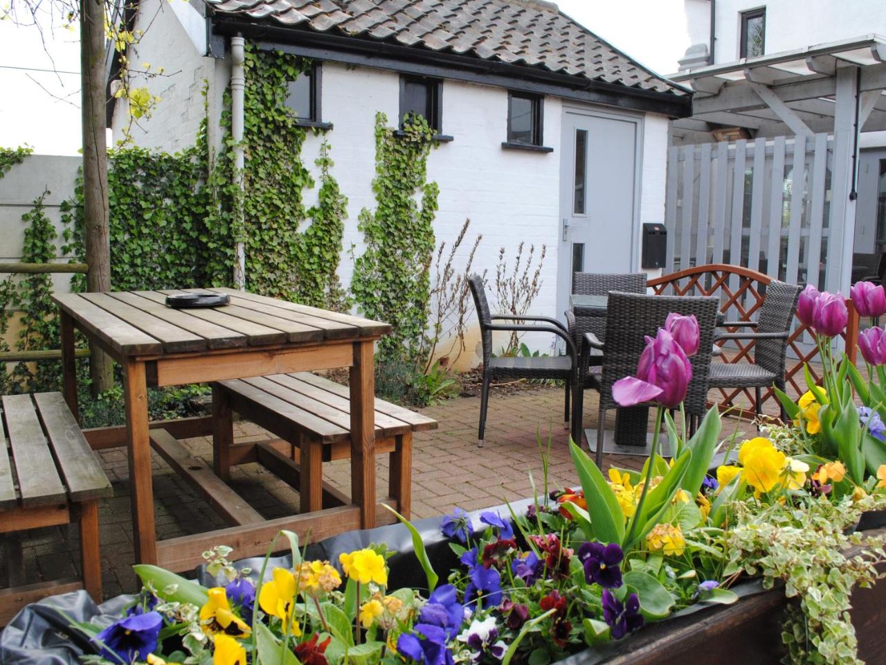 Marsham Arms Inn - 5