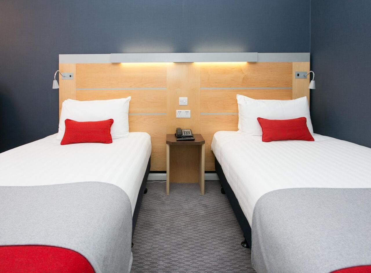 Photo - Holiday Inn Express Antrim, An Ihg