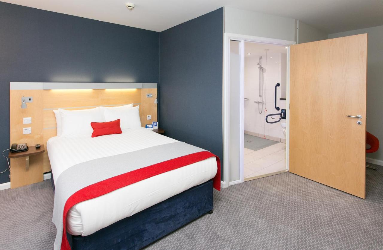 Photo - Holiday Inn Express Antrim, An Ihg