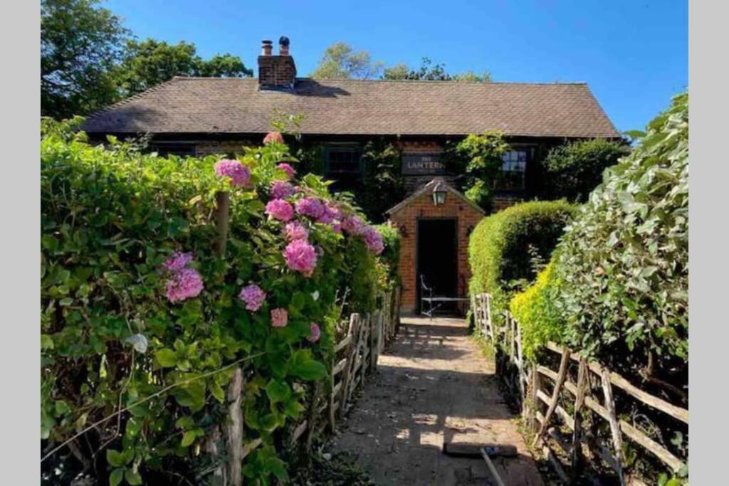17th Century Boutique Getaway in the Countryside
