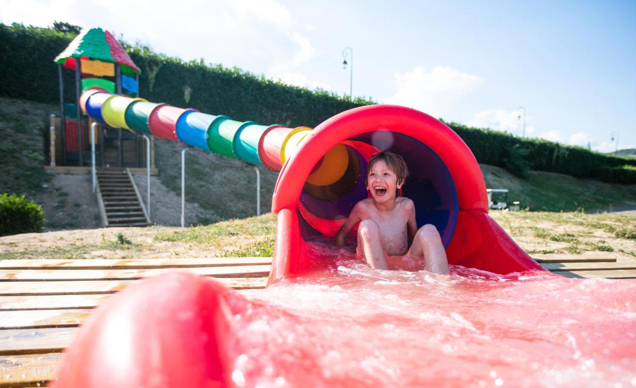 Camping La Grappe Fleurie photo 2