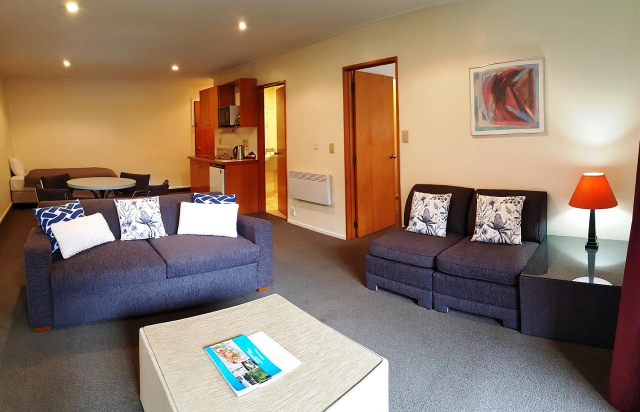 St James Apartments photo 4