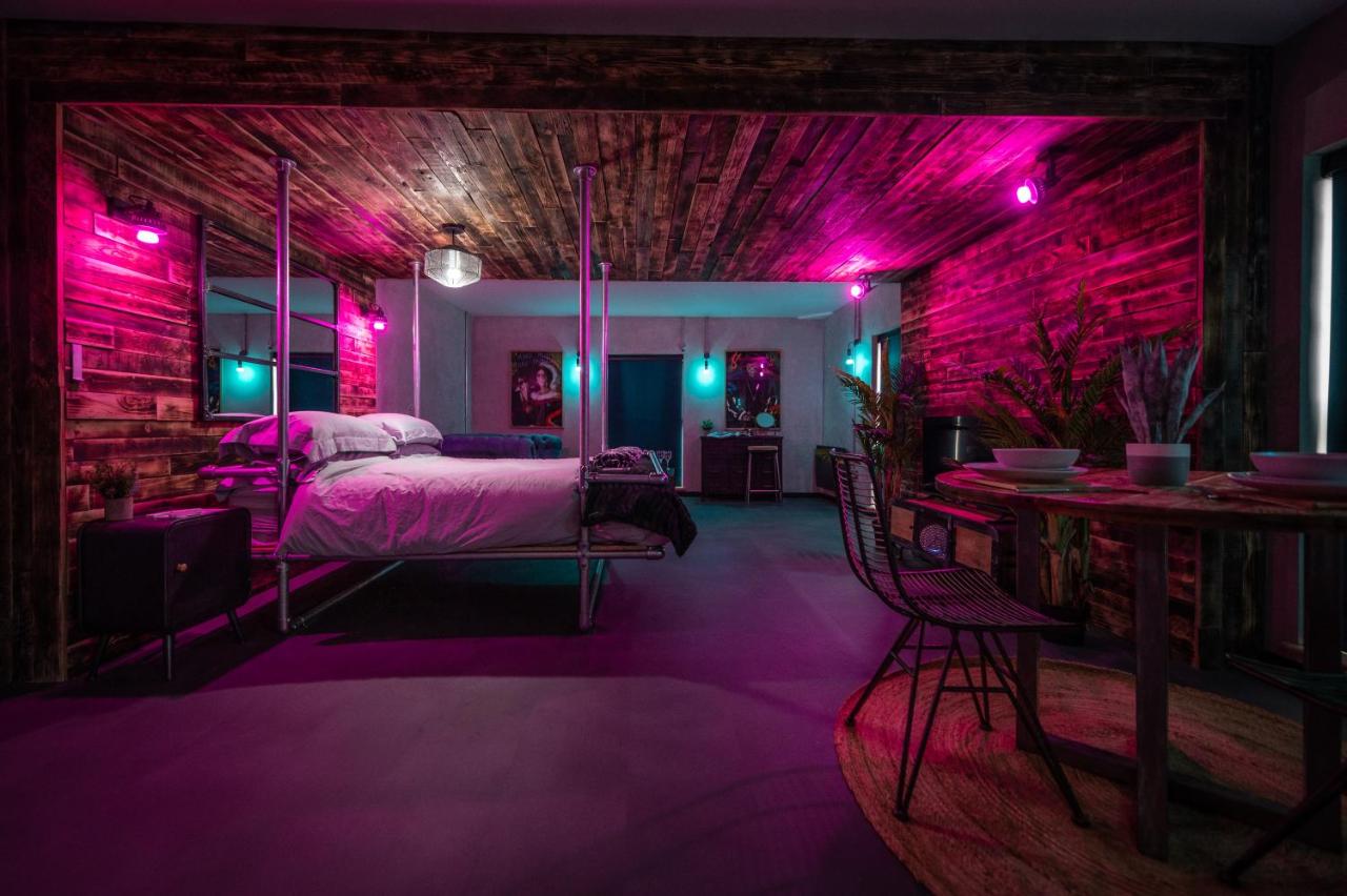 31B Urban Stays - 4