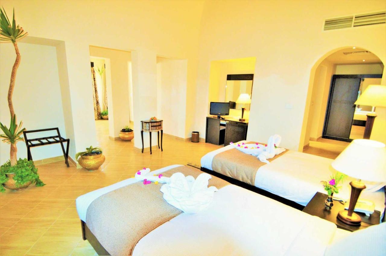 Rohanou Beach Resort photo 2