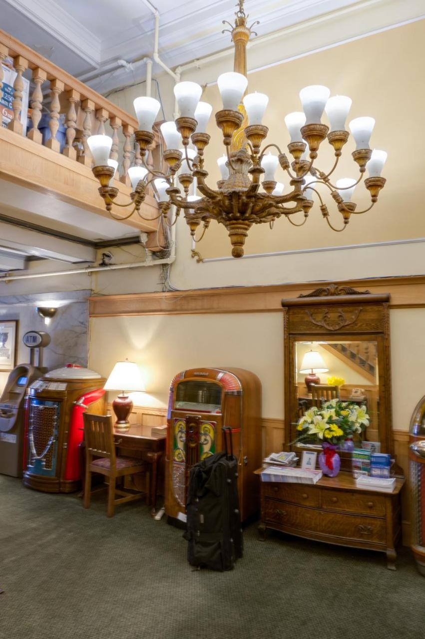 Aida Plaza Hotel photo 2