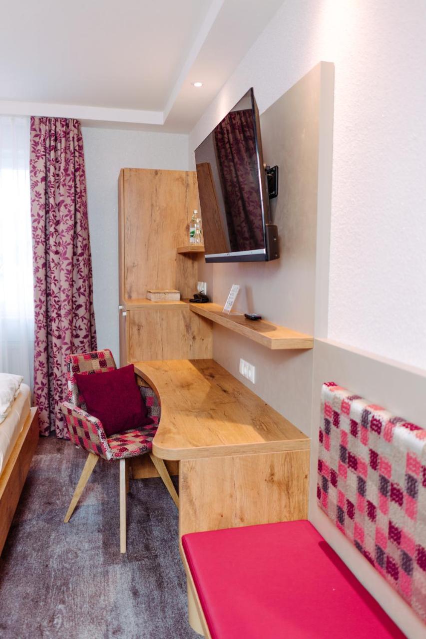 Garni-Hotel Goldenes Lamm photo 2