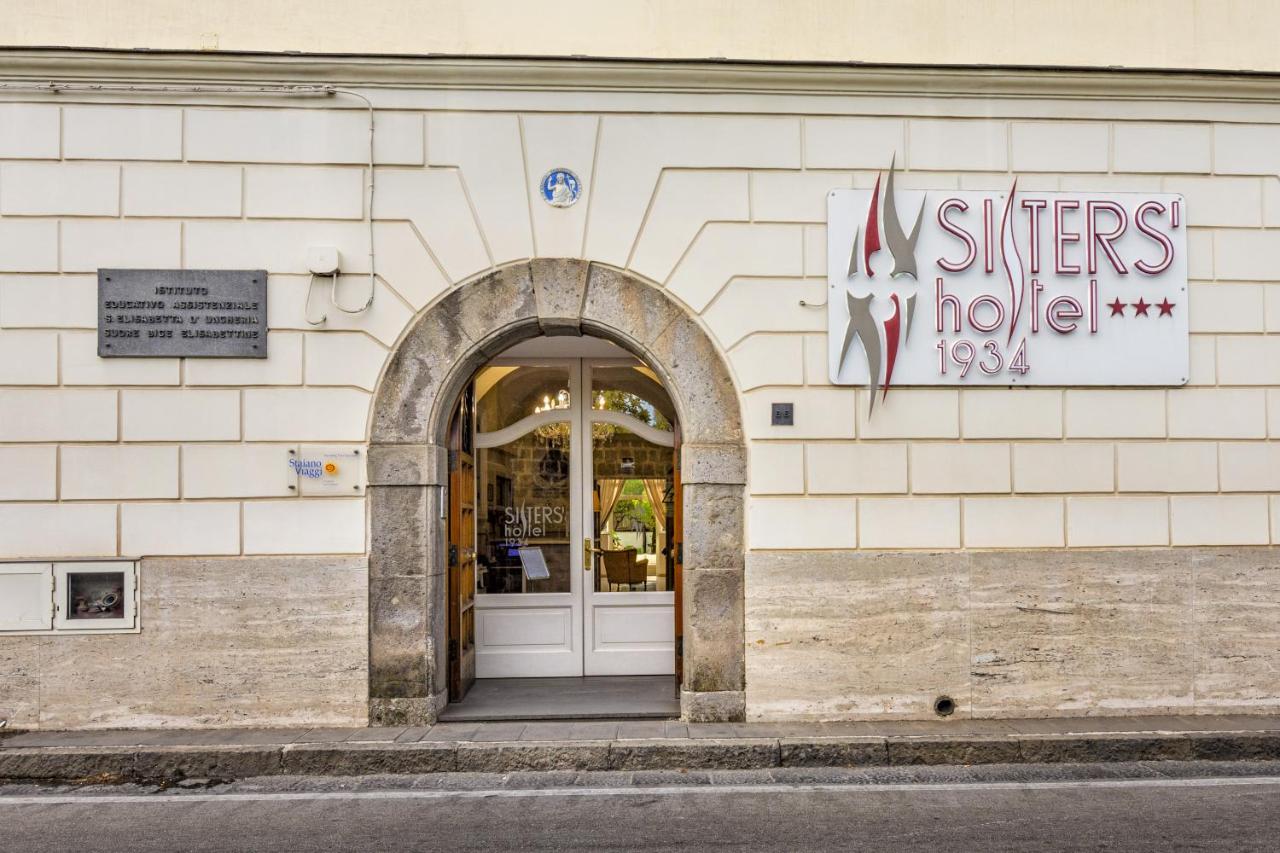 Sisters Hotel