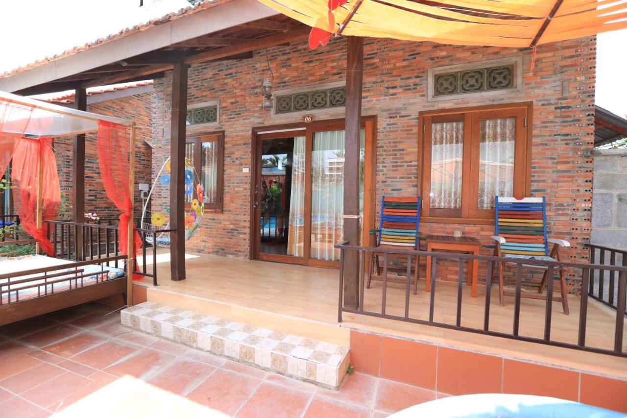 MAY BUNGALOW photo 3